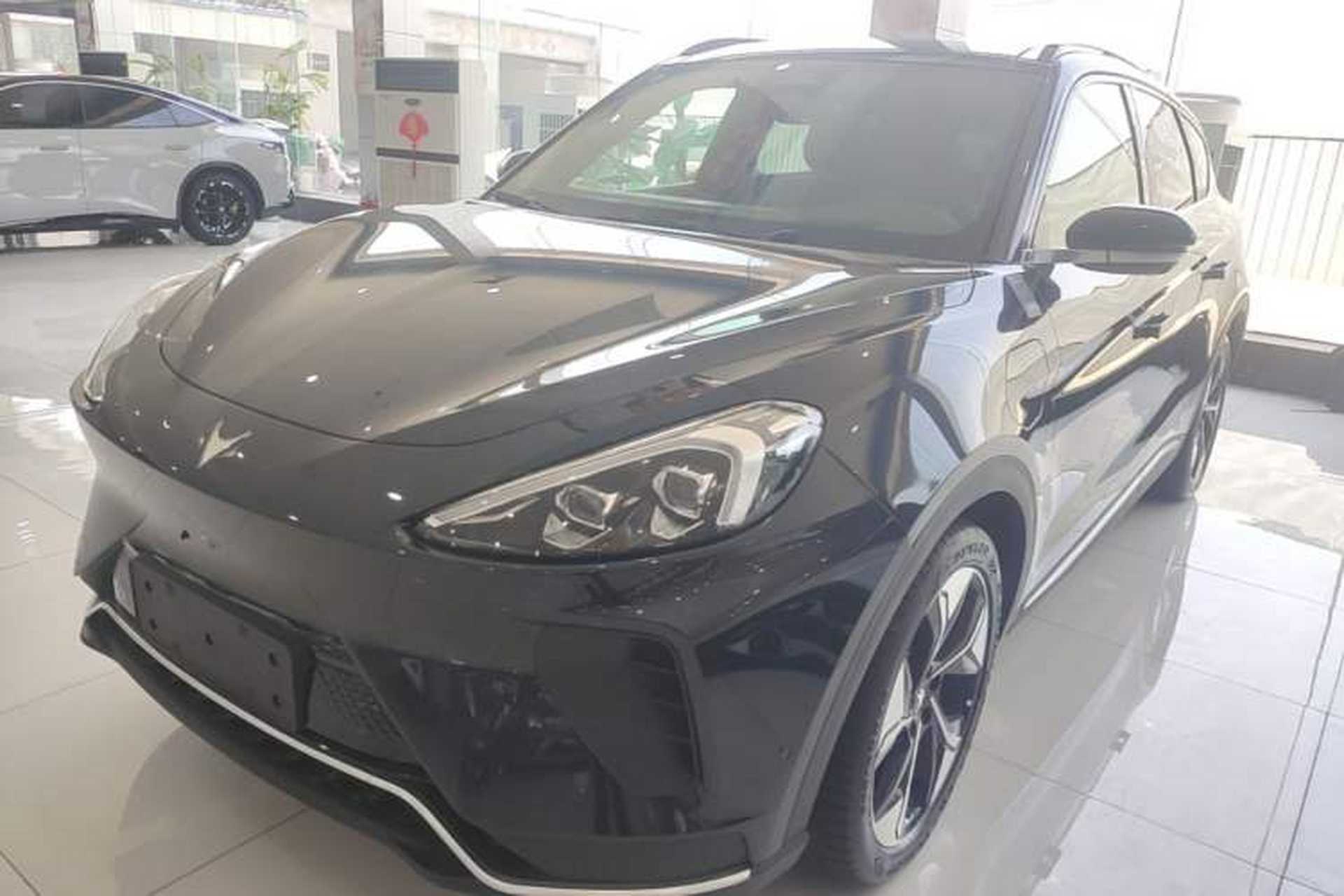 Used ARCFOX Alpha T 2024 688E+ Forest Edition PRO 160kW Front Left 45 Deg