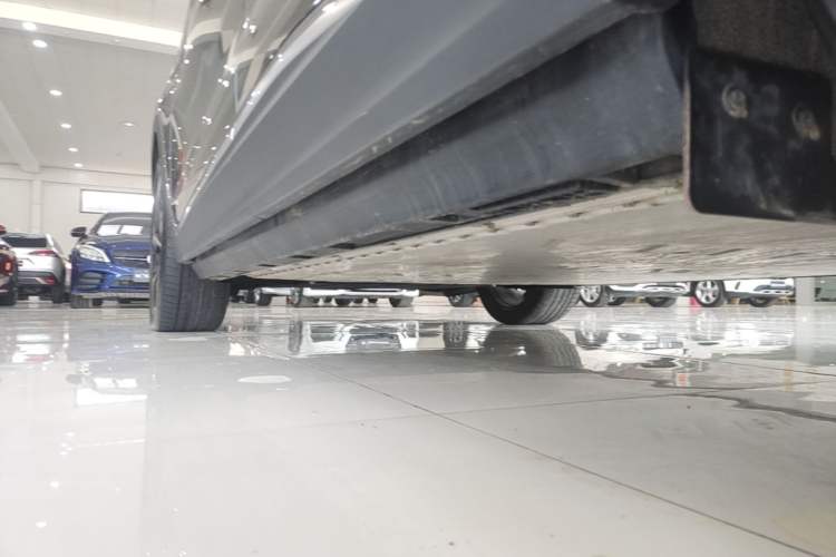 Used ARCFOX Alpha T 2024 688E+ Forest Edition PRO 160kW Left Side Sill