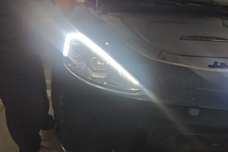 Used ARCFOX Alpha T 2024 618E Forest Edition PRO 175kW Right Front Headlight