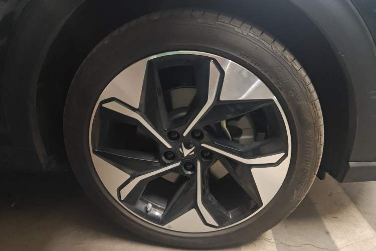 Used ARCFOX Alpha T 2024 618E Forest Edition PRO 175kW Right Front Wheel Hub