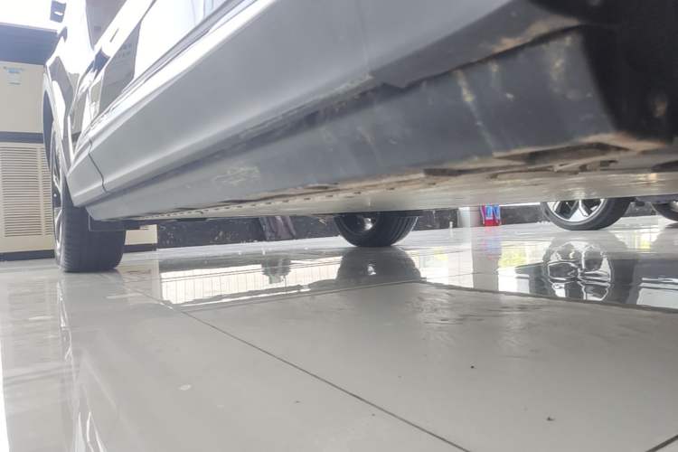 Used ARCFOX Alpha T 2024 688E+ Forest Edition PRO 160kW Right Side Sill