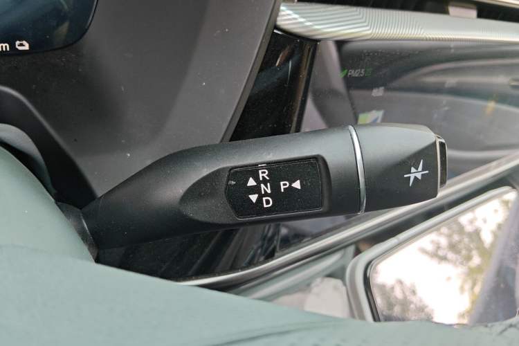 Used ARCFOX Alpha T 2024 618E Forest Edition PRO 175kW Gear Lever