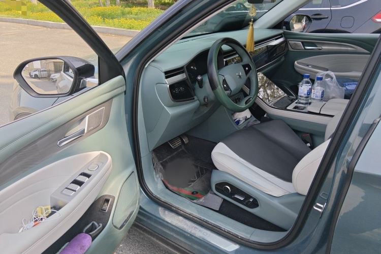 Used ARCFOX Alpha T 2024 618E Forest Edition PRO 175kW Interior 3