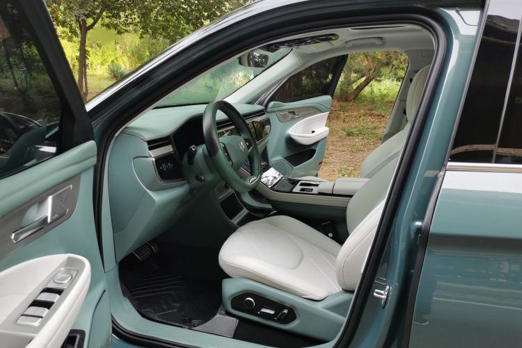 Used ARCFOX Alpha T 2024 618E Forest Edition PRO 175kW Interior 2