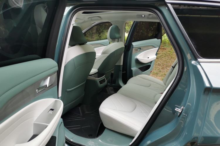 Used ARCFOX Alpha T 2024 618E Forest Edition PRO 175kW Interior 3