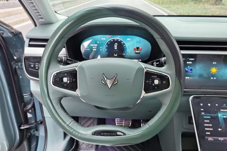 Used ARCFOX Alpha T 2024 618E Forest Edition PRO 175kW Interior 6