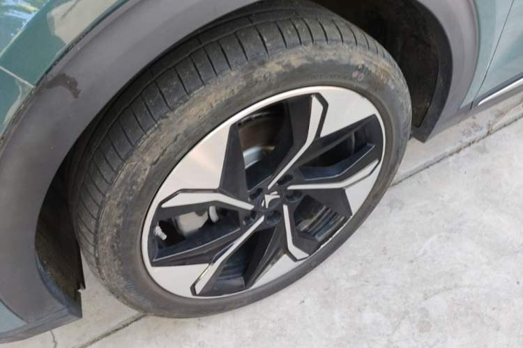 Used ARCFOX Alpha T 2024 618E Forest Edition PRO 175kW Left Front Wheel Hub