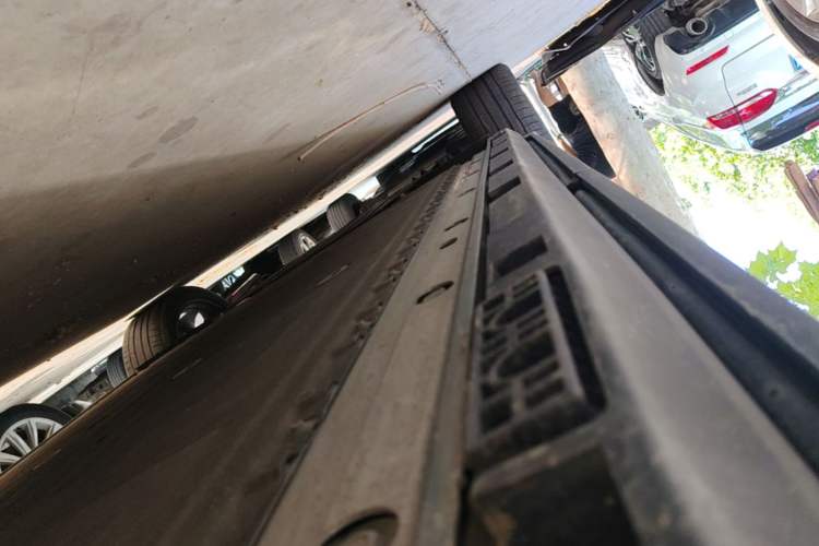 Used ARCFOX Alpha T 2024 618E Forest Edition PRO 175kW Left Side Sill