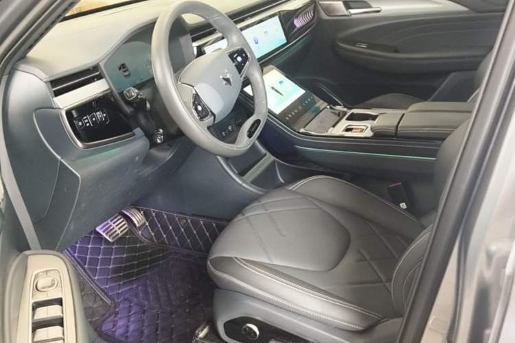Used ARCFOX Alpha T 2024 618E Forest Edition PRO 175kW Left Front Seat