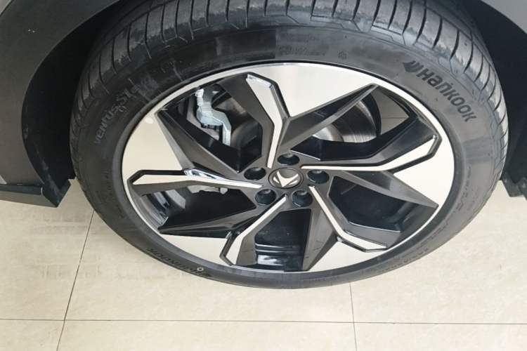 Used ARCFOX Alpha T 2024 618E Forest Edition PRO 175kW Left Front Wheel Hub