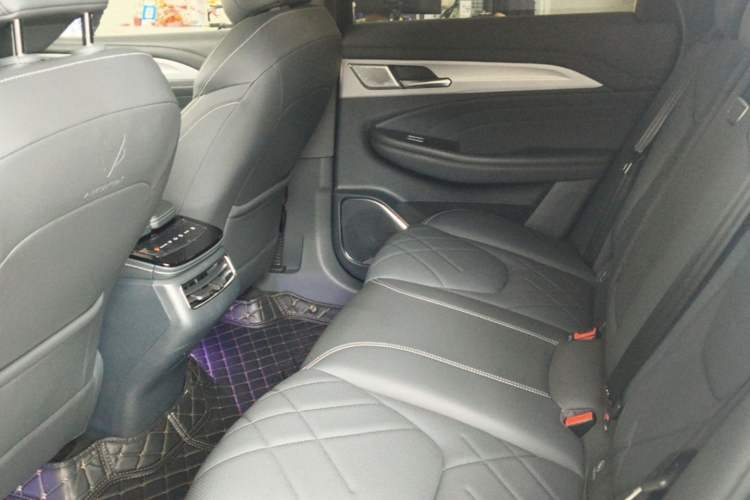 Used ARCFOX Alpha T 2024 618E Forest Edition PRO 175kW Left Rear Seat