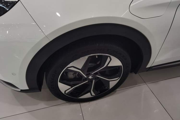 Used ARCFOX Alpha T 2024 688E+ Forest Edition PRO 160kW Exterior 4