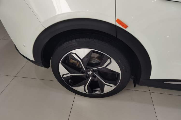 Used ARCFOX Alpha T 2024 688E+ Forest Edition PRO 160kW Exterior 5