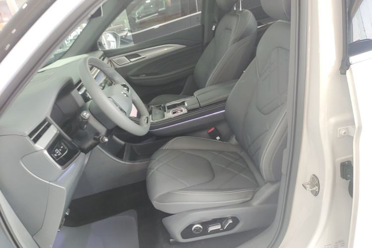 Used ARCFOX Alpha T 2024 688E+ Forest Edition PRO 160kW Left Front Seat