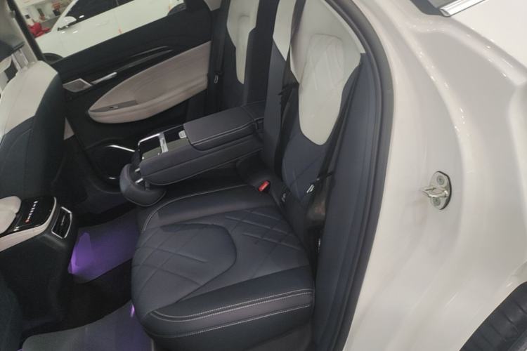 Used ARCFOX Alpha T 2024 618E Forest Edition PRO 175kW Left Rear Seat