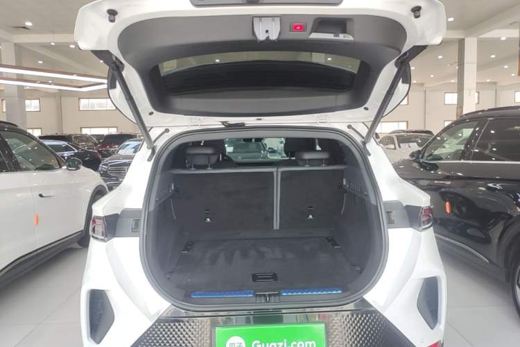 Used ARCFOX Alpha T 2024 688E+ Forest Edition PRO 160kW Trunk