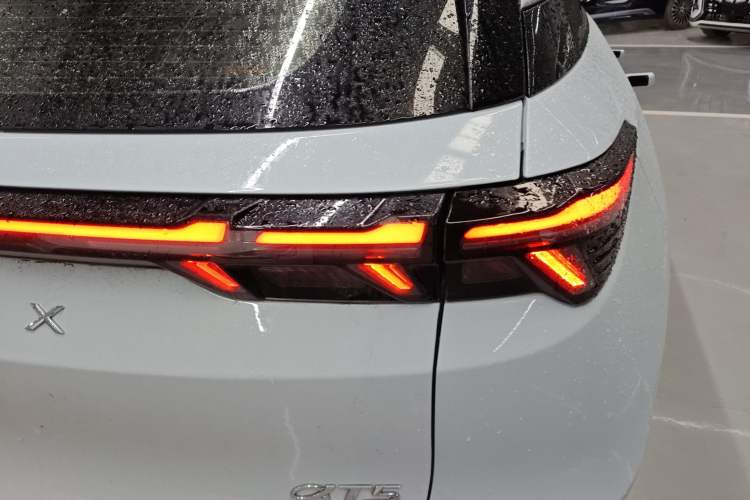 Used ARCFOX Alpha T5 2024 520 MAX Right Rear Taillight