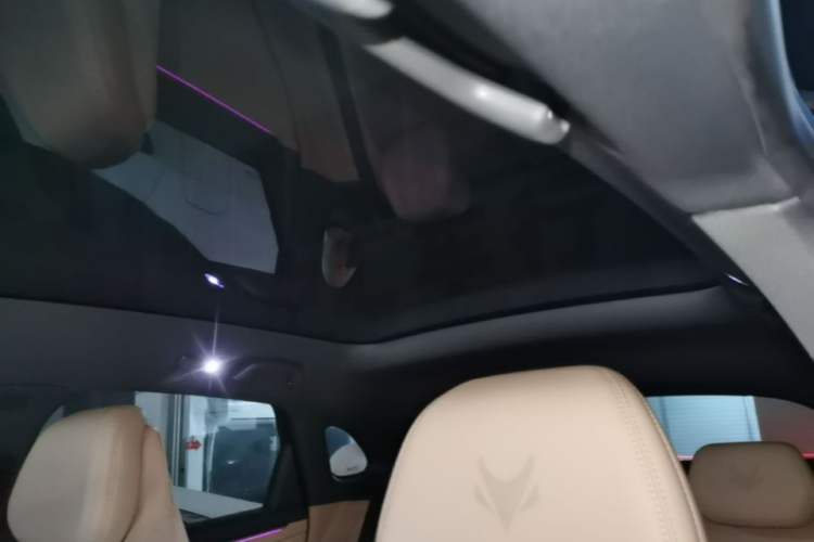 Used ARCFOX Alpha T5 2024 520 MAX Headliner