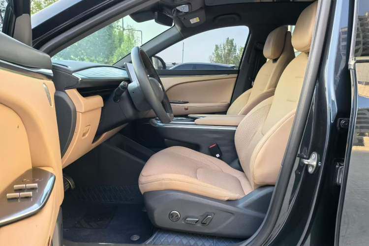 Used ARCFOX Alpha T5 2024 520 MAX Interior 4