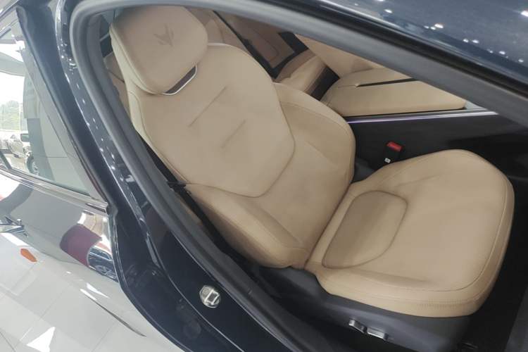 Used ARCFOX Alpha T5 2024 520 MAX Right Front Seat