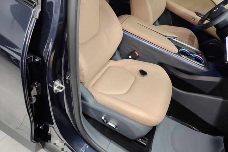 Used ARCFOX Alpha T5 2024 520 MAX Right Front Seat
