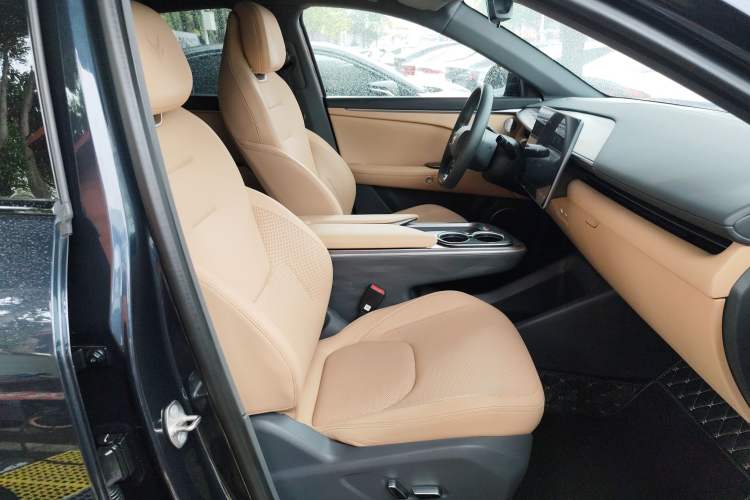 Used ARCFOX Alpha T5 2024 520 PRO Right Front Seat