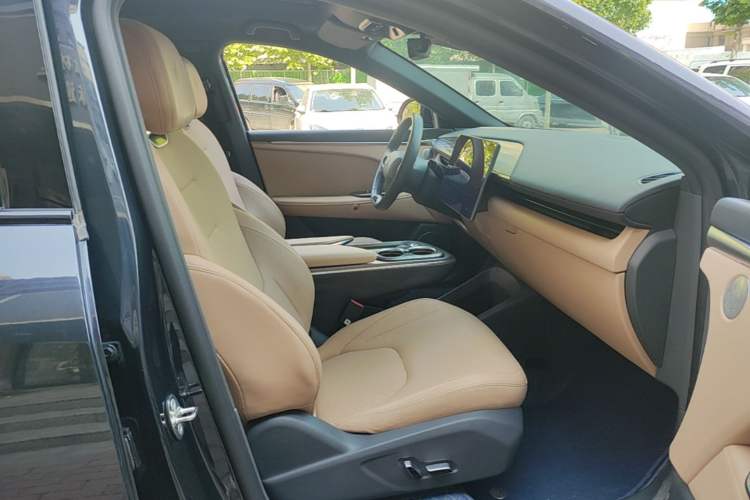 Used ARCFOX Alpha T5 2024 520 MAX Right Front Seat