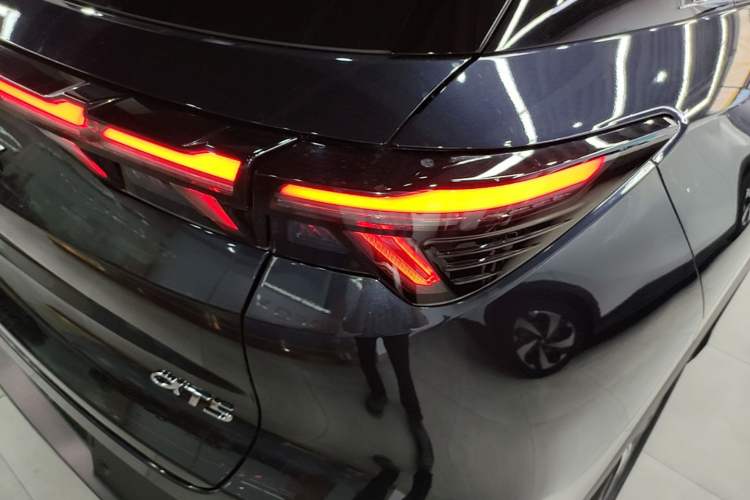 Used ARCFOX Alpha T5 2024 520 MAX Right Rear Taillight