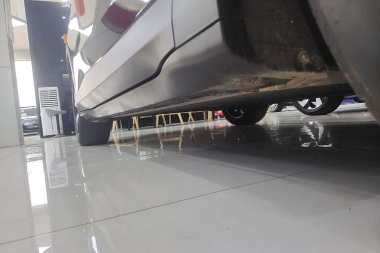 Used ARCFOX Alpha T5 2024 520 MAX Right Side Sill