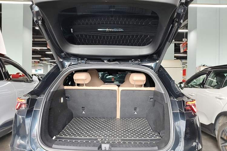 Used ARCFOX Alpha T5 2024 520 PRO Trunk