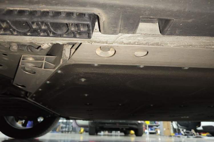 Used ARCFOX Alpha T5 2024 660 MAX Chassis Front Left