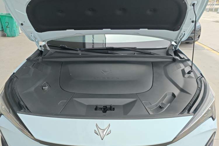 Used ARCFOX Alpha T5 2024 660 MAX Engine Bay