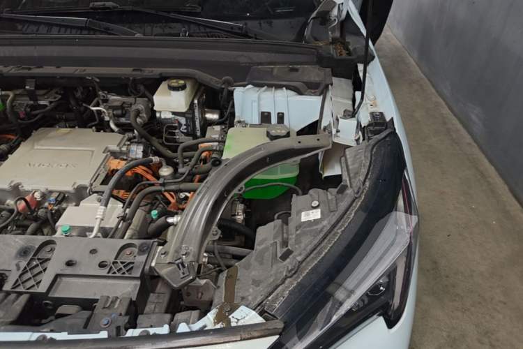 Used ARCFOX Alpha T5 2024 660 MAX Engine Bay Left