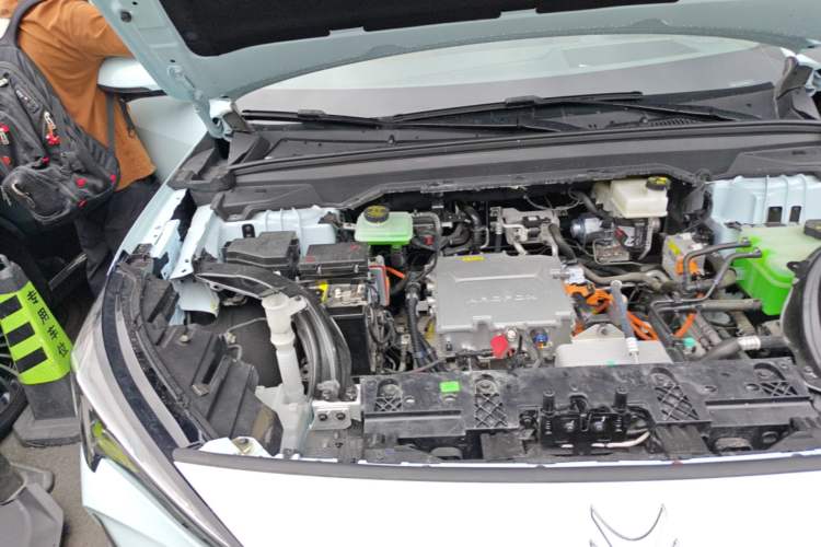 Used ARCFOX Alpha T5 2024 660 MAX Engine Bay Right