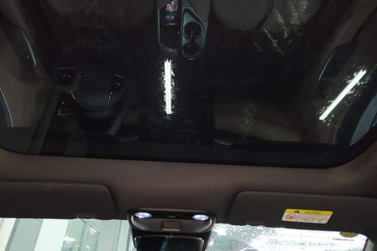 Used ARCFOX Alpha T5 2024 660 MAX Headliner
