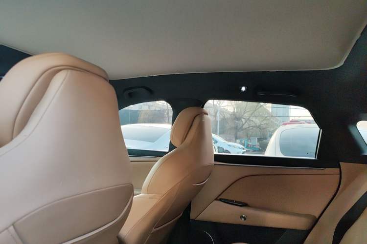 Used ARCFOX Alpha T5 2024 660 MAX Headliner
