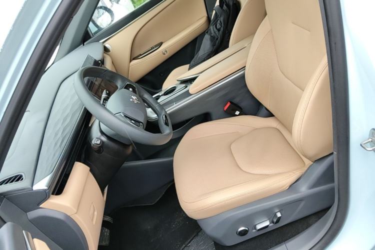 Used ARCFOX Alpha T5 2024 660 MAX Left Front Seat