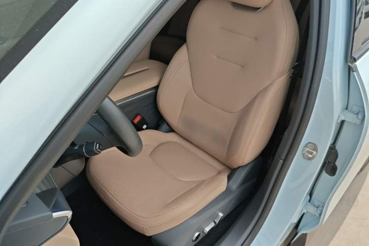 Used ARCFOX Alpha T5 2024 660 MAX Left Front Seat
