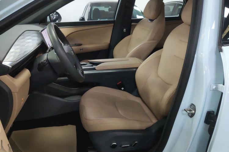 Used ARCFOX Alpha T5 2024 660 MAX Left Front Seat