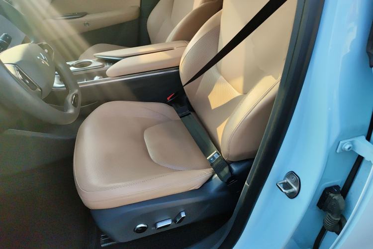 Used ARCFOX Alpha T5 2024 660 MAX Left Front Seat