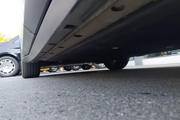 Used ARCFOX Alpha T5 2024 520 MAX Left Side Sill