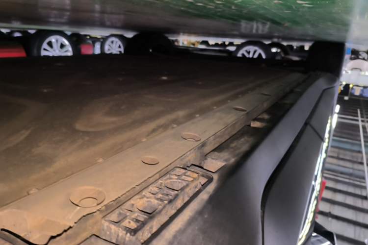 Used ARCFOX Alpha T5 2024 520 MAX Left Side Sill