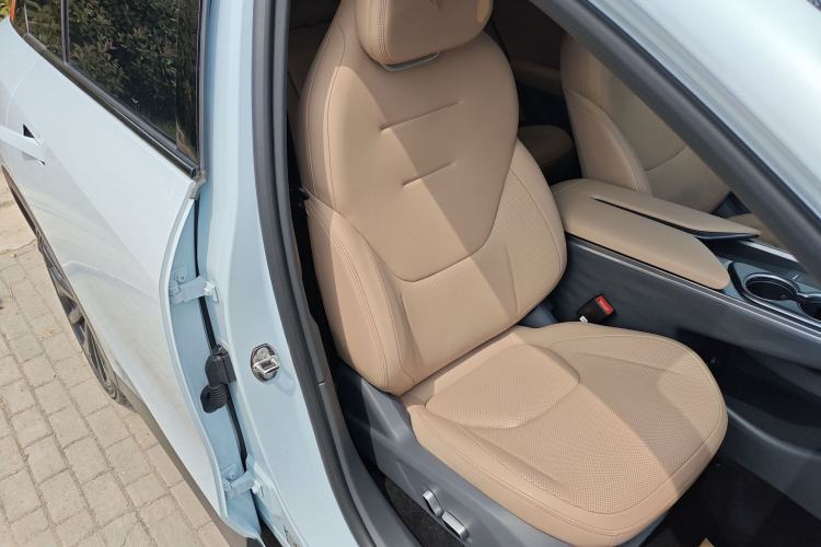 Used ARCFOX Alpha T5 2024 660 MAX Right Front Seat