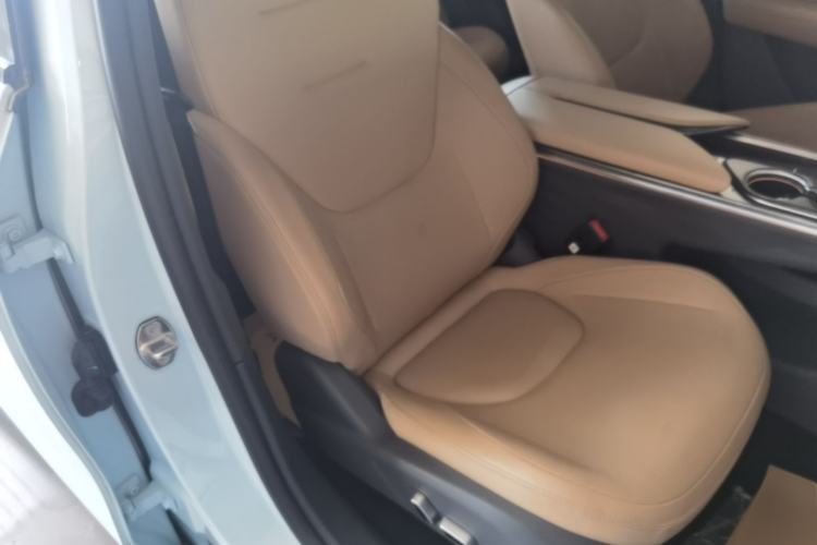 Used ARCFOX Alpha T5 2024 660 MAX Right Front Seat