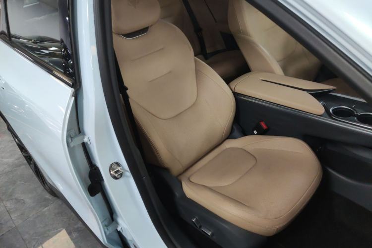 Used ARCFOX Alpha T5 2024 660 MAX Right Front Seat