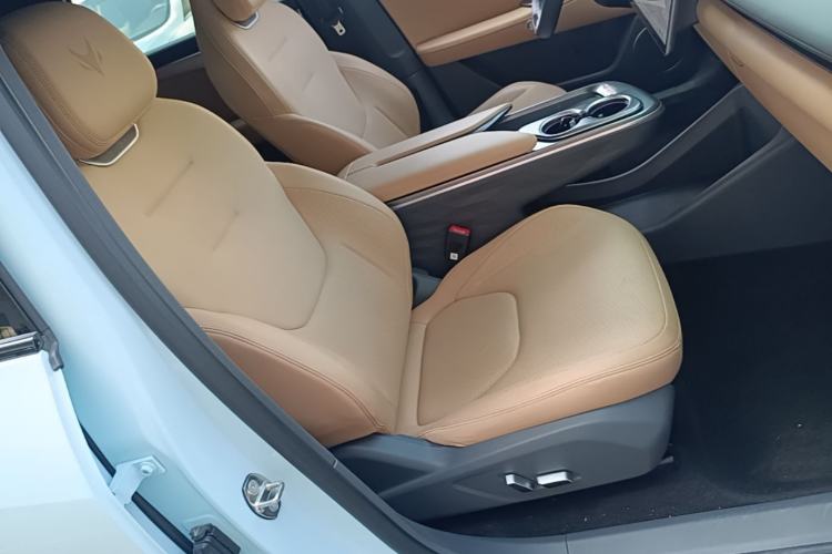 Used ARCFOX Alpha T5 2024 520 MAX Right Front Seat