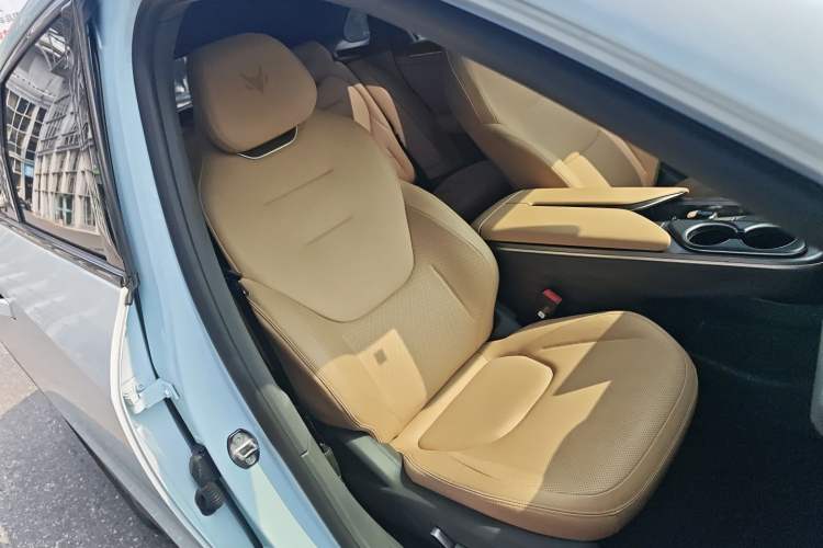 Used ARCFOX Alpha T5 2024 520 MAX Right Front Seat