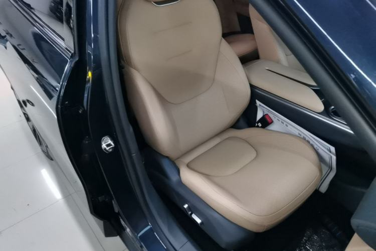 Used ARCFOX Alpha T5 2024 660 MAX Right Front Seat