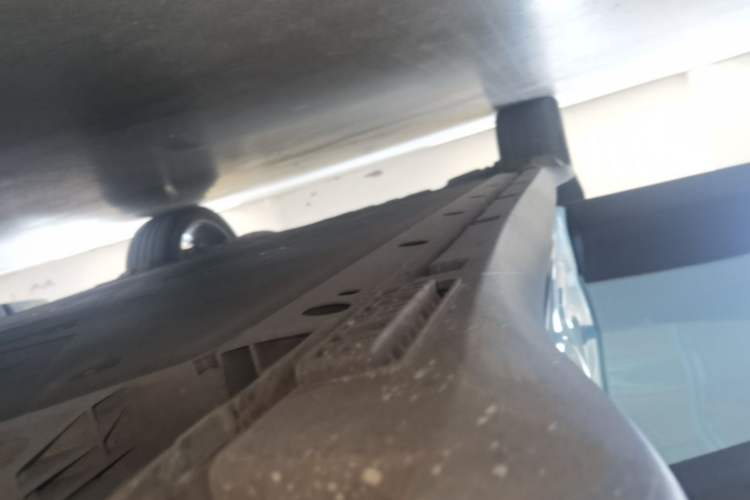 Used ARCFOX Alpha T5 2024 660 MAX Right Side Sill
