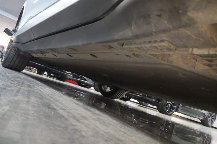 Used ARCFOX Alpha T5 2024 660 MAX Right Side Sill